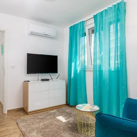 Apartament Follow Me