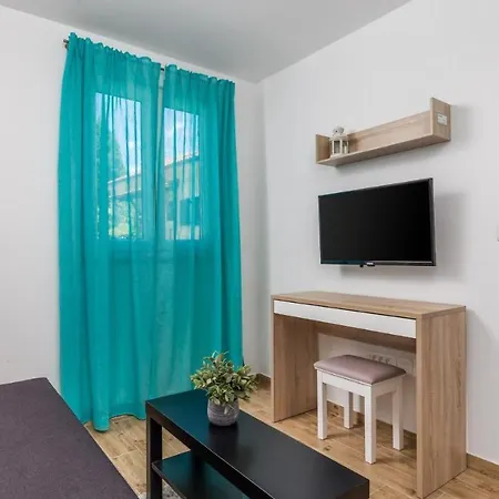 Follow Me アパート